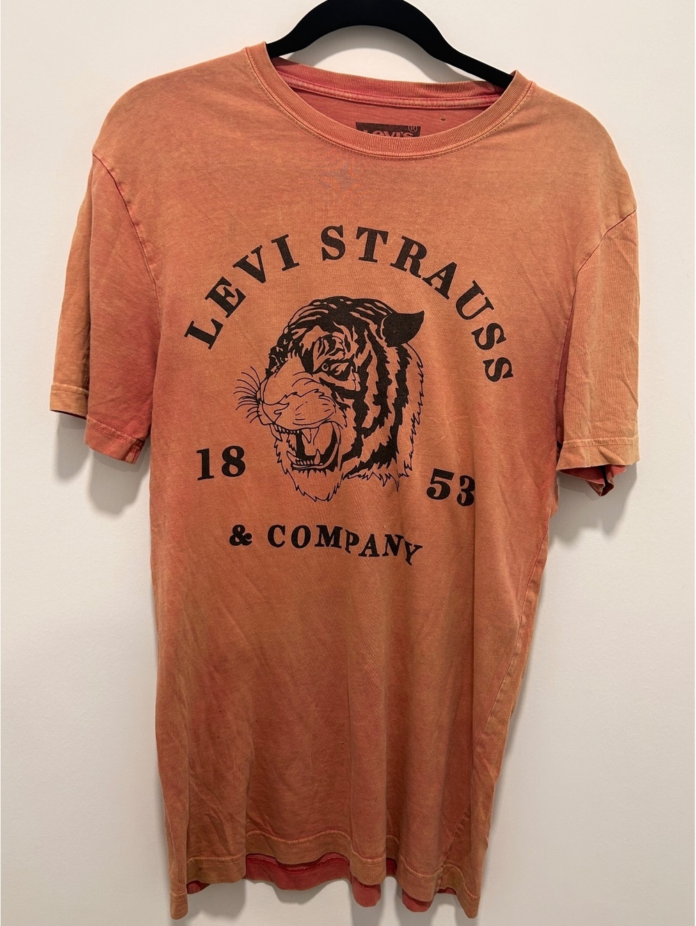 Levi Strauss & Company Orange amazing  fade Graphic T-Shirt